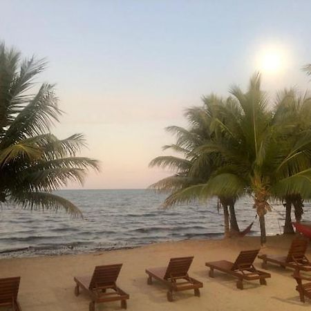 The White Horse Inn - Hopkins Village Beach Belize 외부 사진