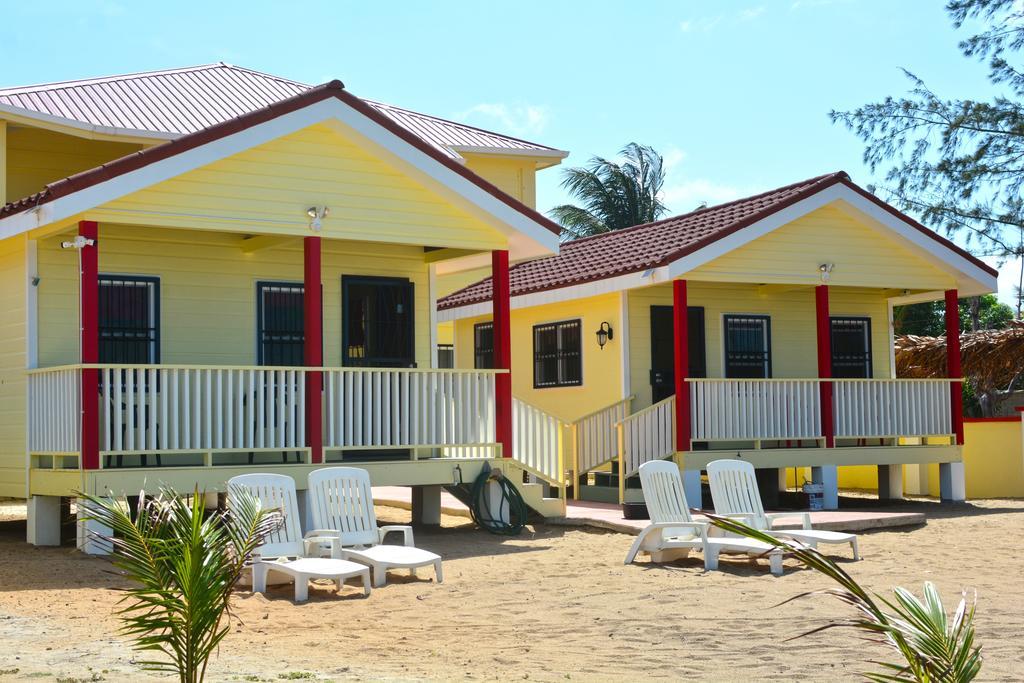 The White Horse Inn - Hopkins Village Beach Belize 외부 사진