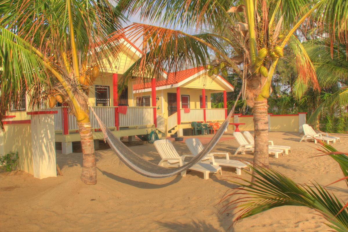 The White Horse Inn - Hopkins Village Beach Belize 외부 사진