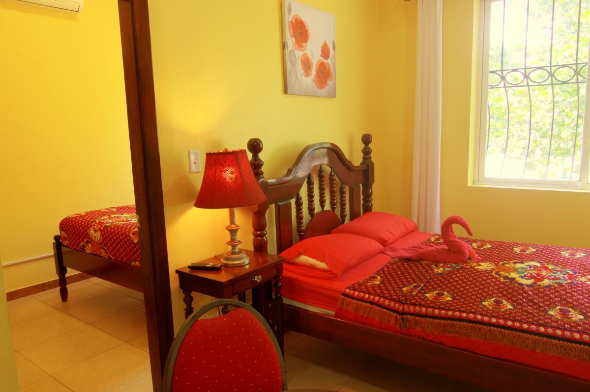 The White Horse Inn - Hopkins Village Beach Belize 외부 사진