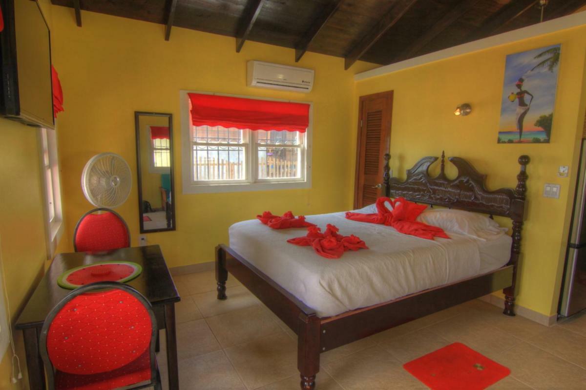 The White Horse Inn - Hopkins Village Beach Belize 외부 사진