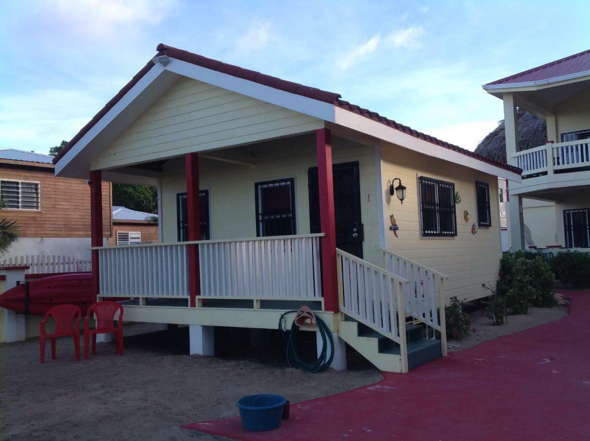 The White Horse Inn - Hopkins Village Beach Belize 외부 사진
