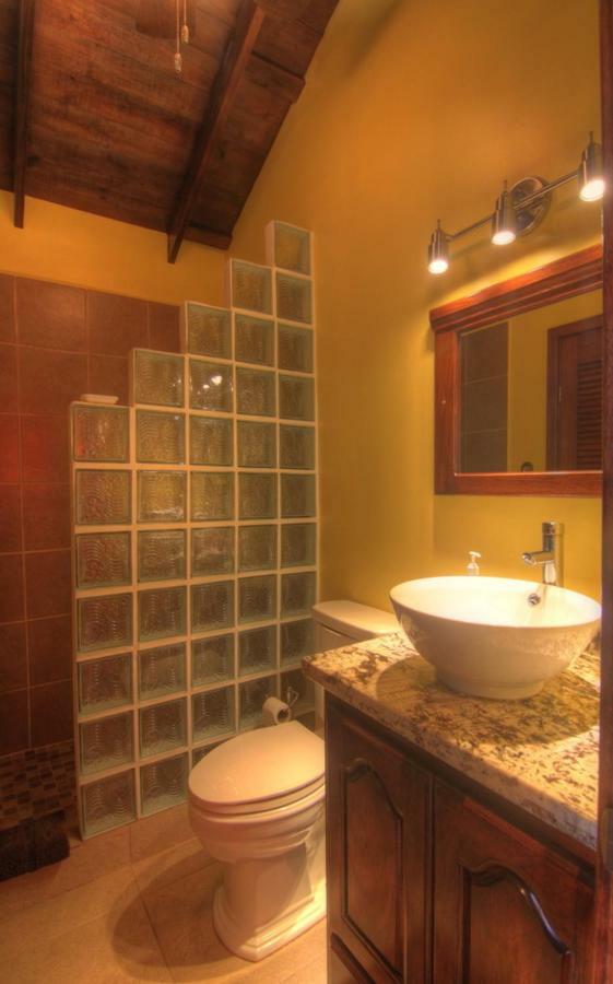 The White Horse Inn - Hopkins Village Beach Belize 외부 사진